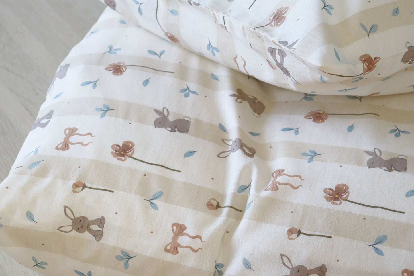 Junior sengesæt - 100x140, 40x45 cm - Flower Bunny